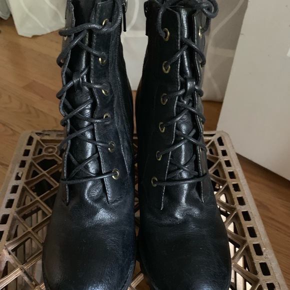 Steve Madden Black Noreen Quilted Lace Up Boot 10 - Picture 2 of 5